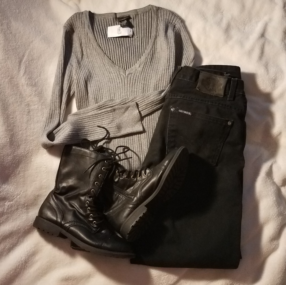 Rue21 Ribbed V neck Sweater